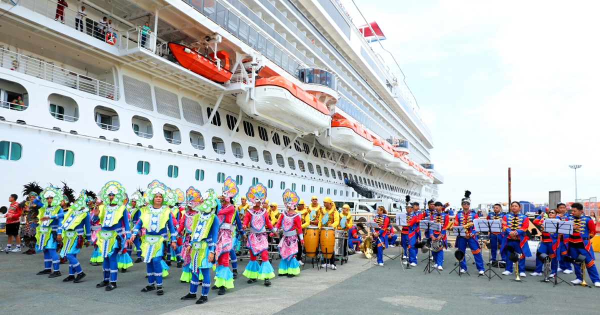 Carnival Panorama Marks Cruise Line's FirstEver Visit to Manila